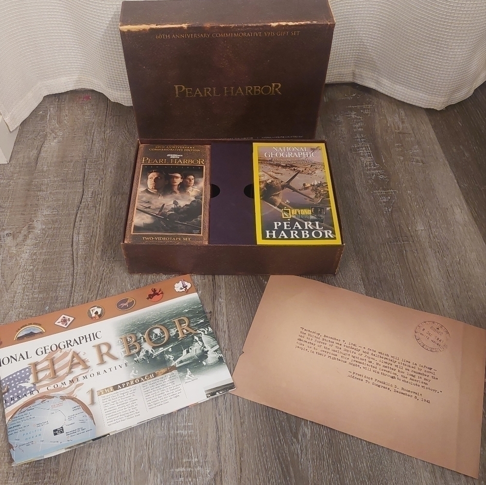 VINTAGE & Rare 60th anniversary edition Pearl Harbor collectable set